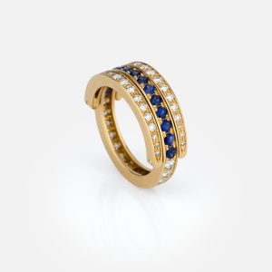 Anel À Trois Diamantes e Safiras | Les Classiques