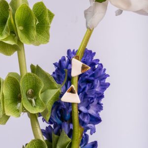 Brincos Angular | Porcelana & Ouro